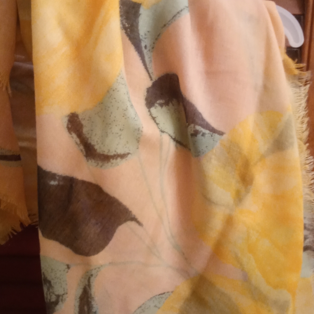 Scarf - Picture 2 of 3